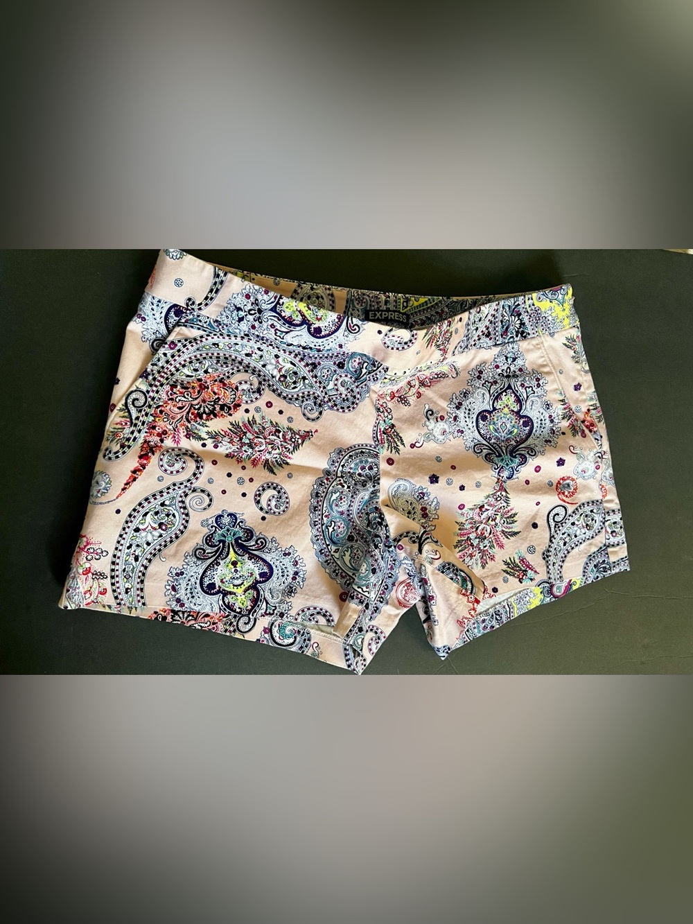 Express Pink Paisley Print Shorts Size 10